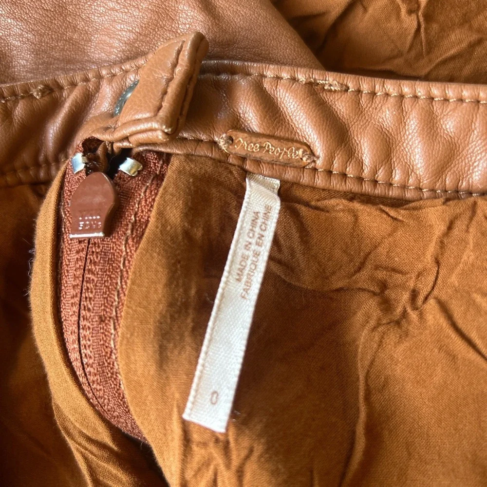 Free People Brown Vegan Leather Moto Mini‎ Skirt with Belt Size 0